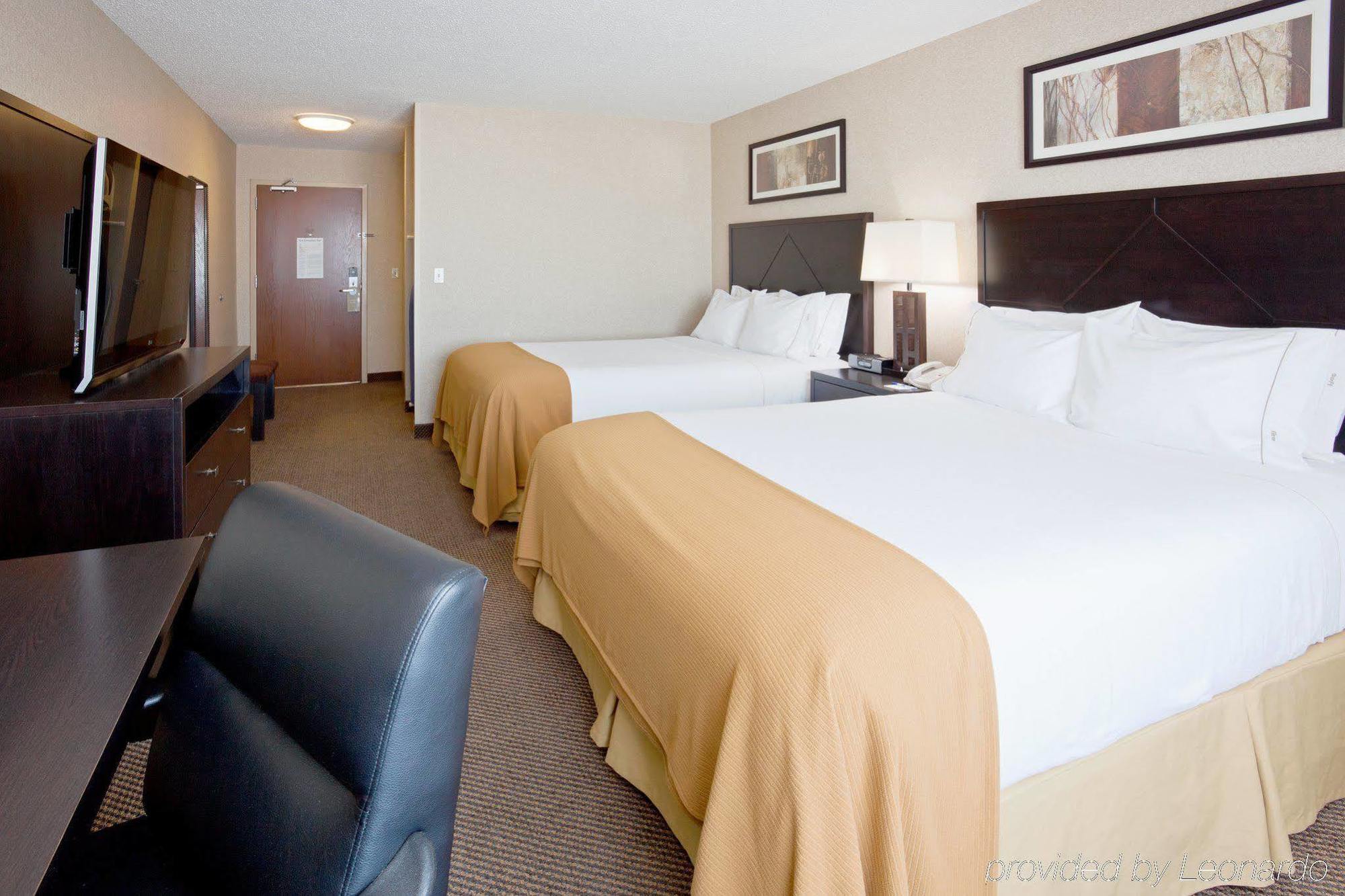 Holiday Inn Express Hotel & Suites Grand Forks By Ihg Zimmer foto